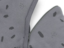 Afbeelding in Gallery-weergave laden, Jollein Slaapzak 70 cm met Afritsbare Mouwen - Spot Storm Grey
